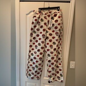 Wrangler High Rise Jeans with Red and Black Print